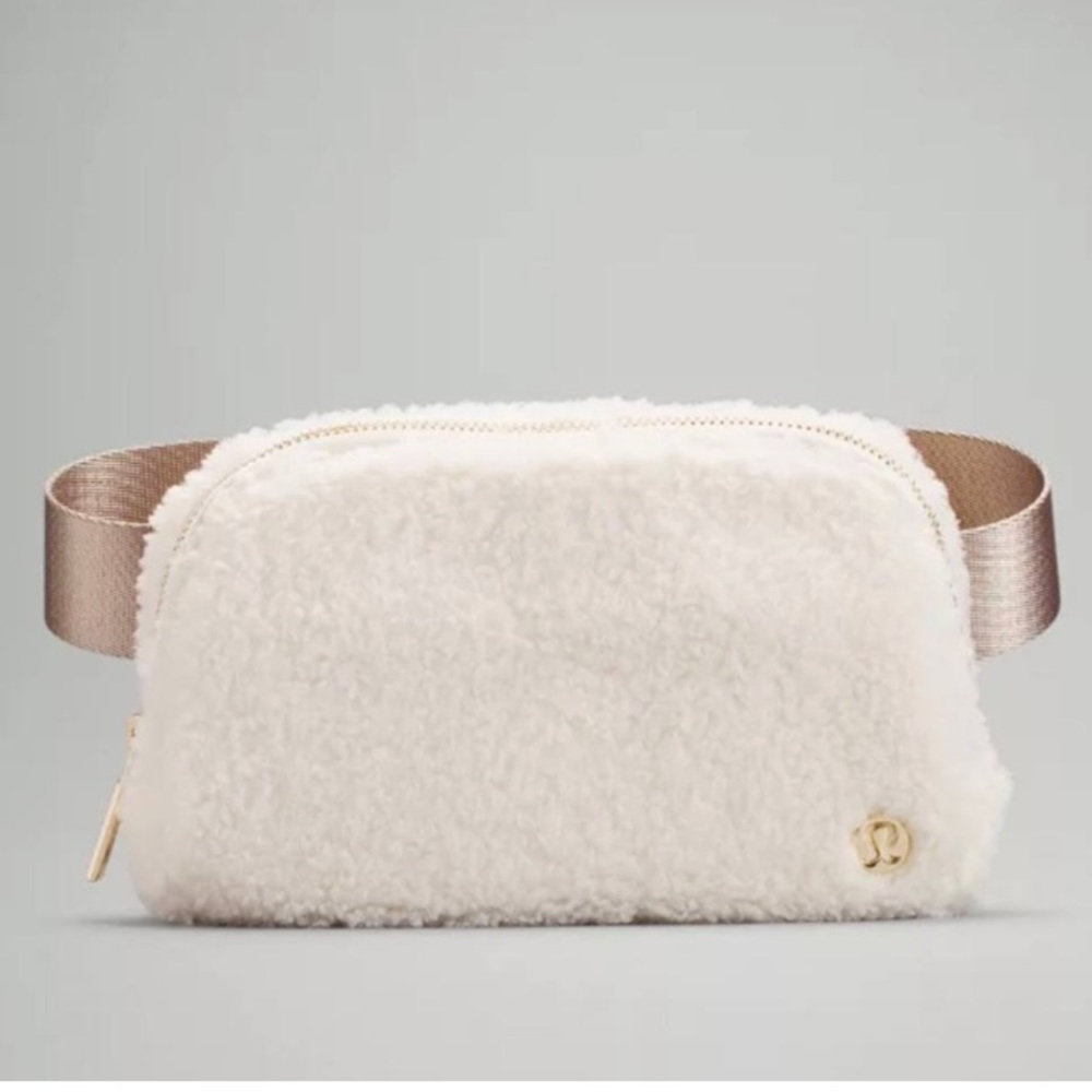 Lululemon Everywhere Fleece Belt Bag - Ivory